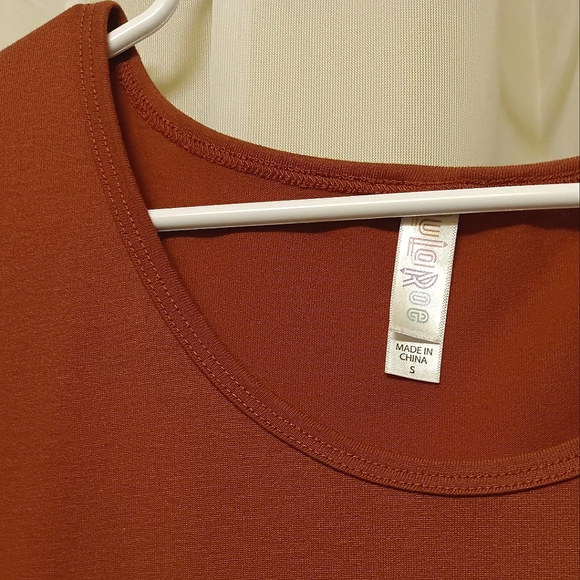 LULAROE High-Low 'Christy' T - Picture 2 of 6